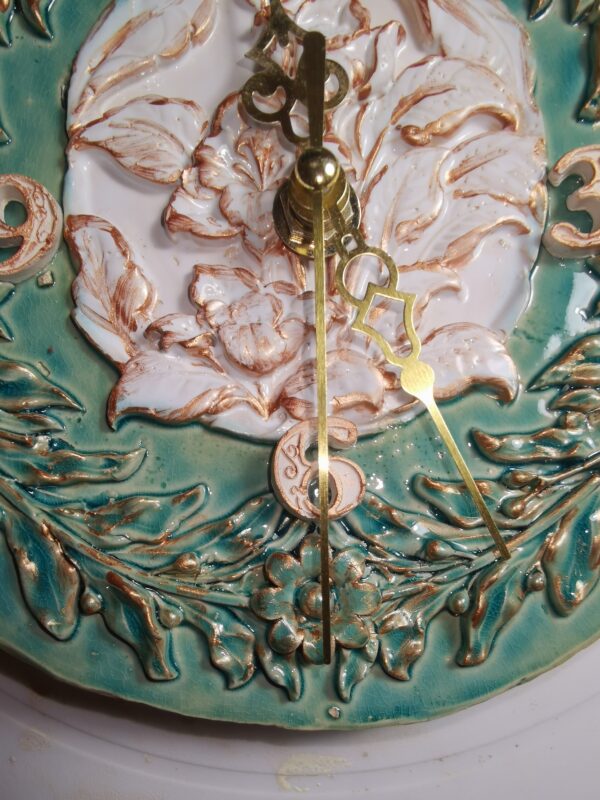 Wall Clock sculptural ceramic handmade - Image 4