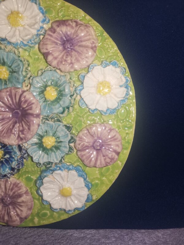 Flowers daisieswild sculptural ceramic plate handmade. - Image 3