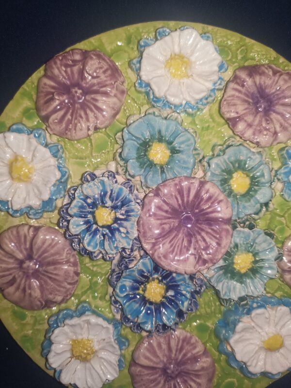 Flowers daisieswild sculptural ceramic plate handmade. - Image 2