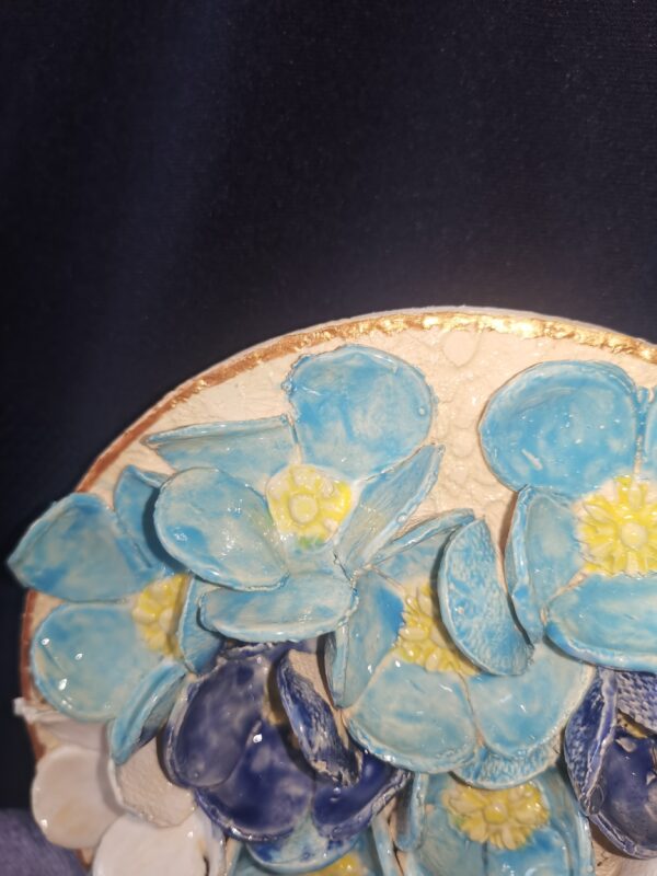 Daisieswild flowers 3D sculptural ceramic plate,  handmade - Image 2