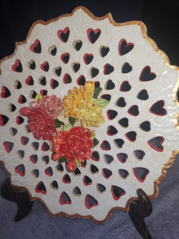 Openwork and cut 3D sculptural flowers ceramic plate - Image 3