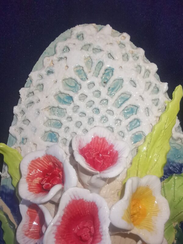 Openwork 3D sculptural flowers ceramic  plate - Image 3