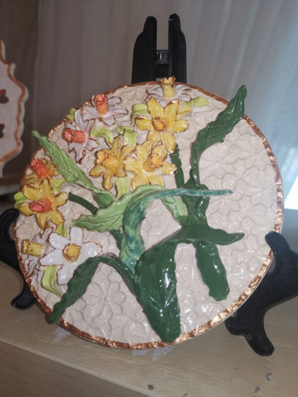 Daffodils 3D sculptural flowers ceramic plate, Size5.5inch - Image 2