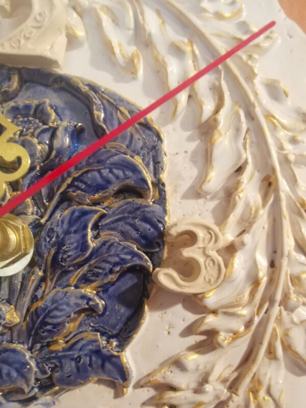 Wallclock flowers blue-white ceramic handmade. - Image 5