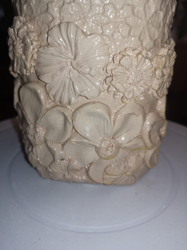 Vase round white flowers ceramic handmade - Image 13