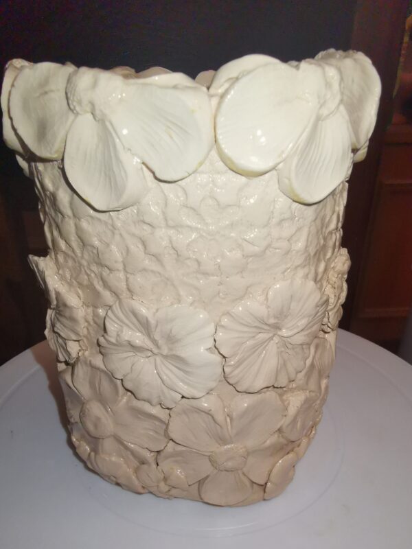 Vase round white flowers ceramic handmade - Image 16