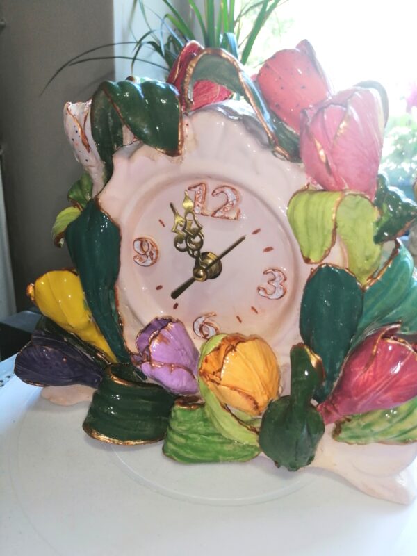 Clock Ceramic with tulips handmade - Image 3