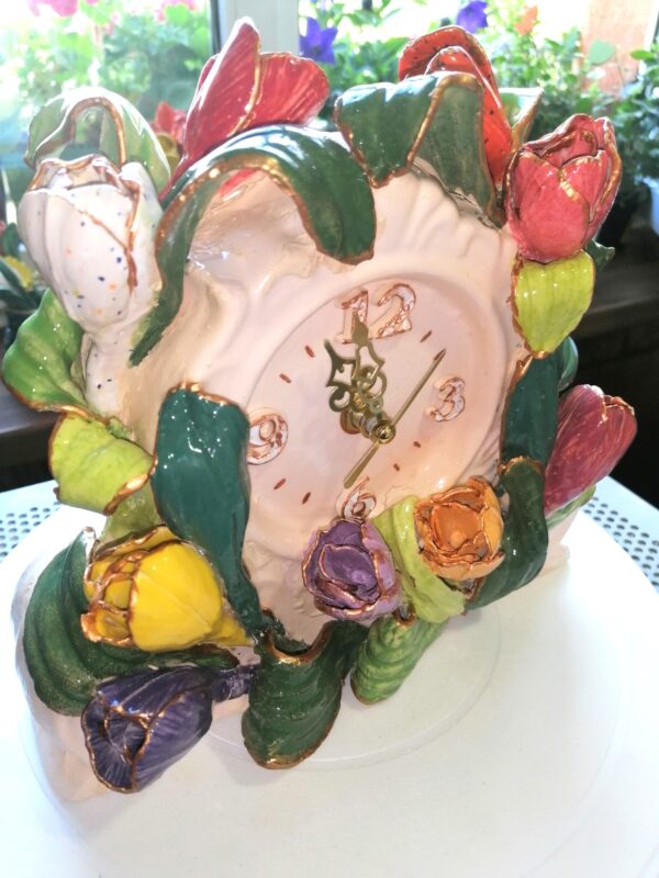Clock Ceramic with tulips handmade - Image 6