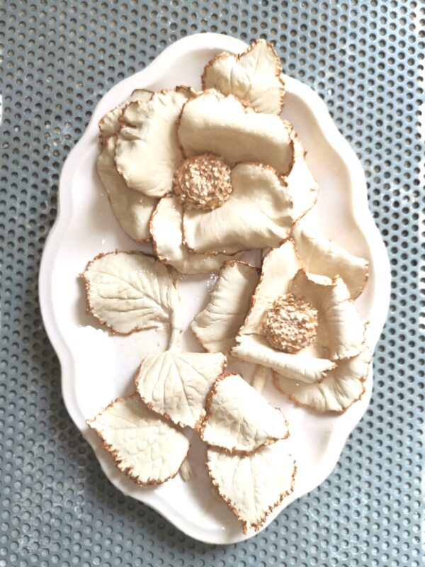 Ceramic oval plate 3D sculptural  biege flowers, bohemia flowers handmade - Image 2