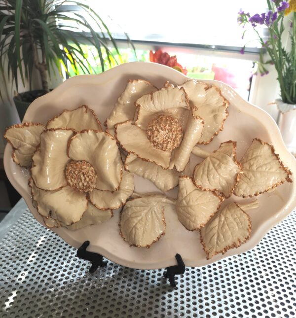 Ceramic oval plate 3D sculptural  biege flowers, bohemia flowers handmade - Image 7