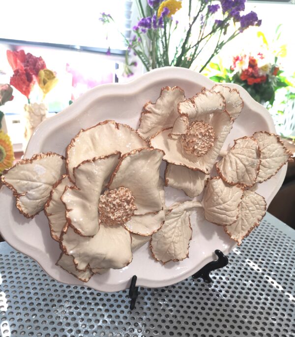 Ceramic oval plate 3D sculptural  biege flowers, bohemia flowers handmade - Image 9